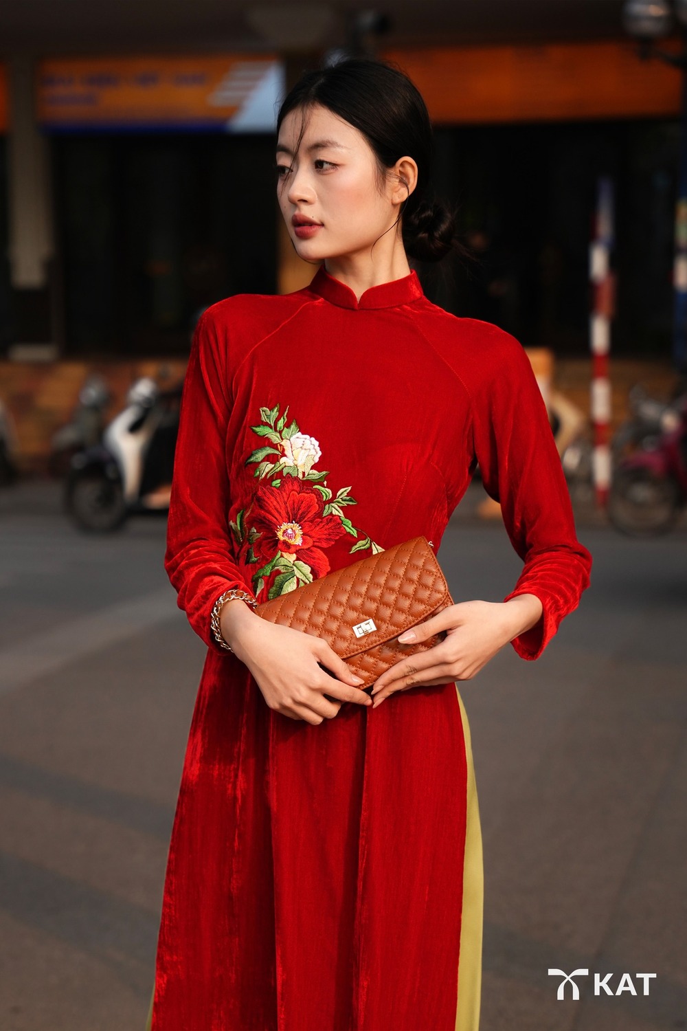 túi mini màu nâu Jen mini da thật túi mini màu nâu Jen mini da thật