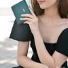 Ví cầm tay nữ da thật Kat – Gigi màu hồng