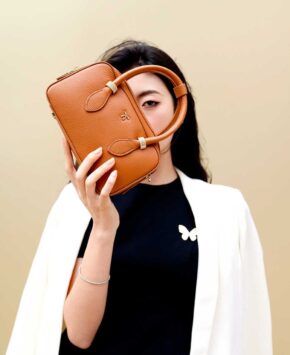 Túi hộp màu nâu Gina da thật