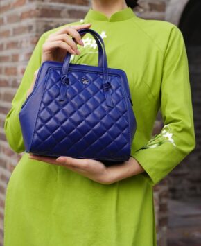Túi cầm tay màu xanh cobalt sẫm 3 in 1 Hallie da thật