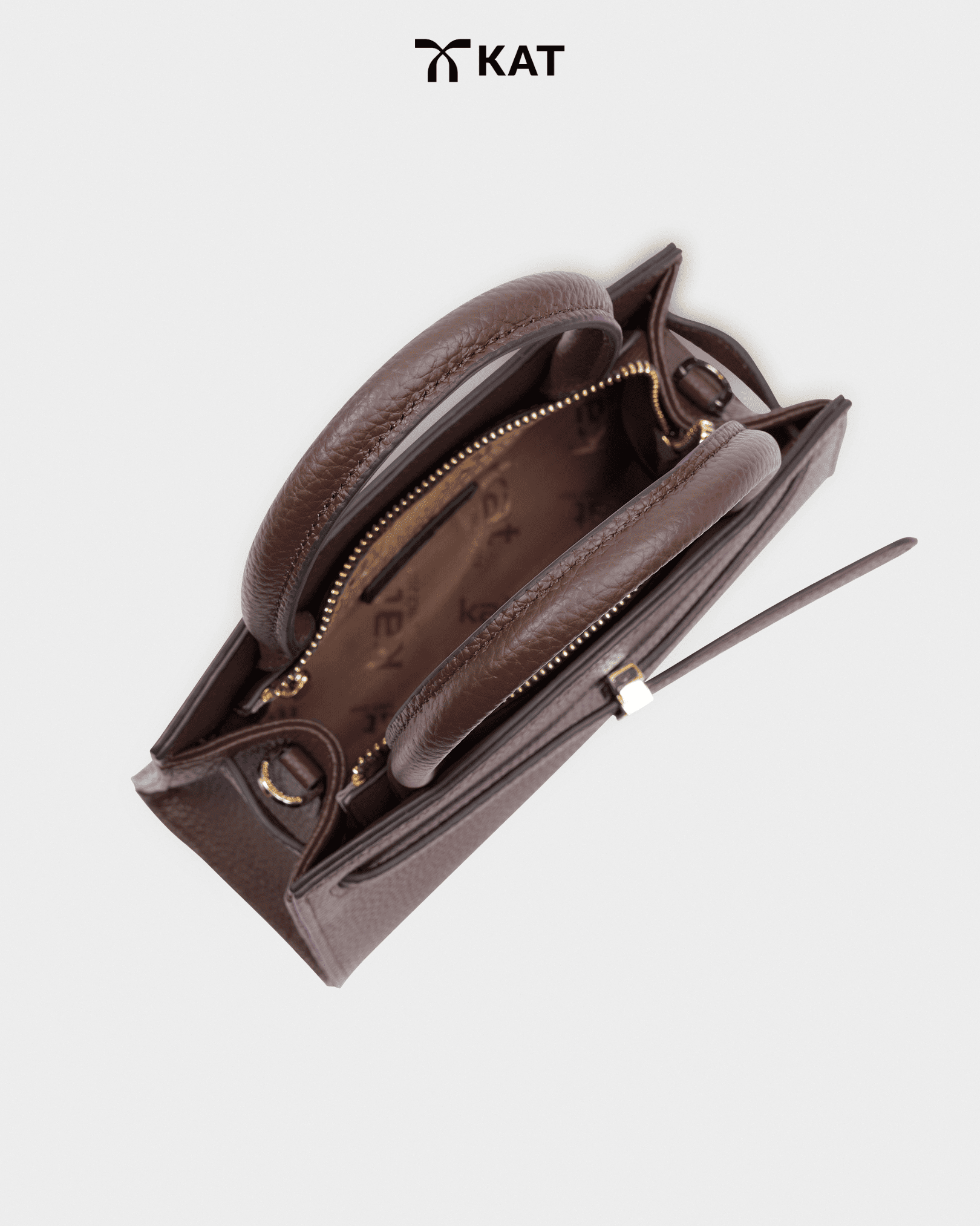 Tui cam tay mau nau socola Ciara da that